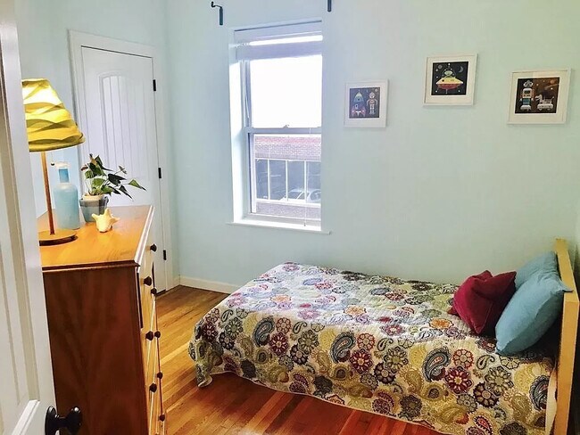 Photo - 170 Thorndike St Unit 1