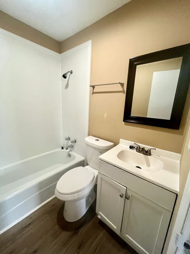 Photo - 615/617 Texas Ave Unit 615