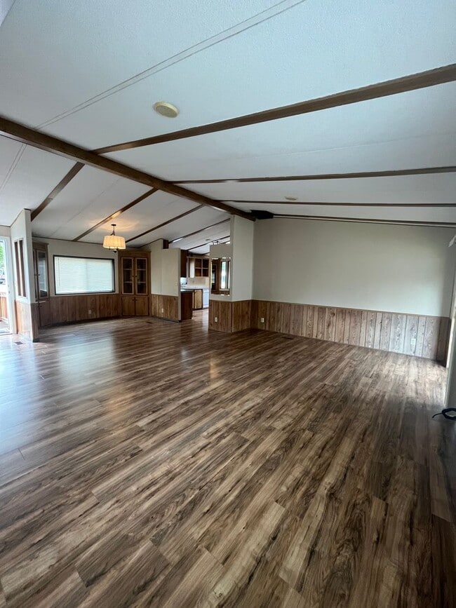 Photo - 3-Bedroom 2-Bathroom home with HUGE Shop in Cedar Flats