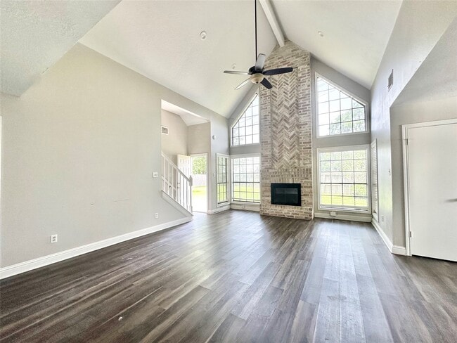 Photo - 2523 Castle Pl
