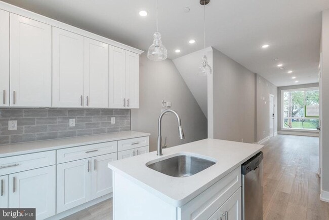 2550 N Howard St Unit 1