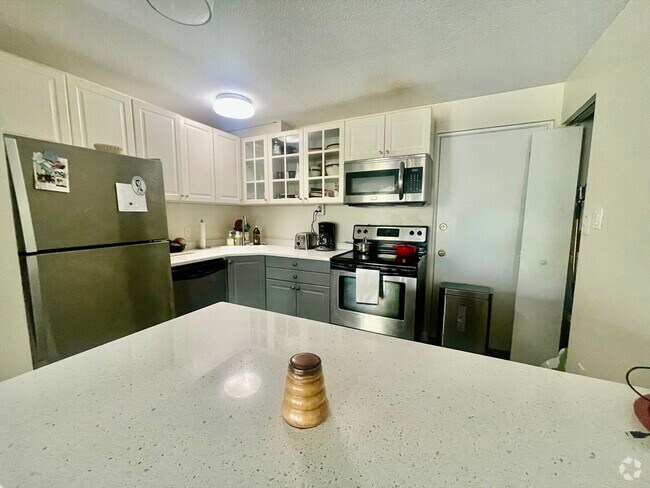 Building Photo - 53 Melrose St Unit 2H Rental