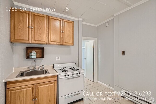 Building Photo - Perfect, Cozy on S Broadway Available for ... Unit 5 Rental