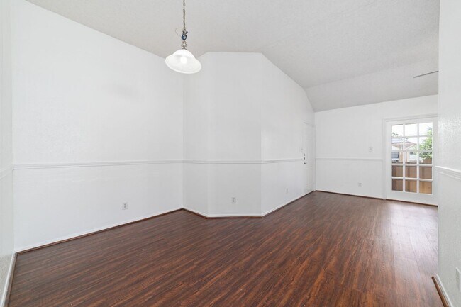 Photo - 1308 Brenda Ln Unidad C