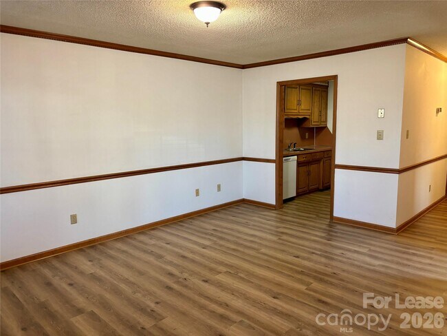 Photo - 1732 Lenora Cir