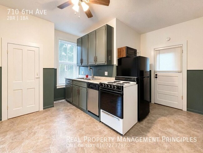 Photo - 710 6th Ave