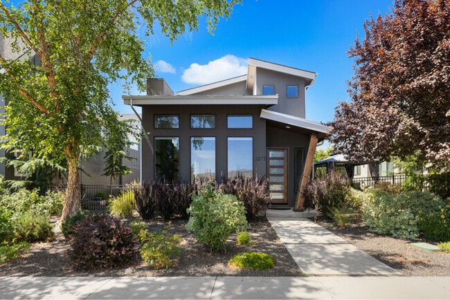 Building Photo - 3077 S Old Hickory Way Rental
