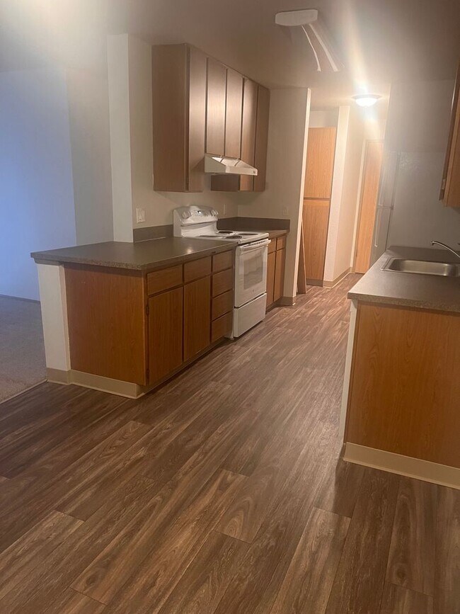 Lakeview Court Apartments