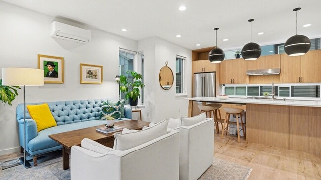 Photo - 3Bd/2.25Ba Seattle Townhouse