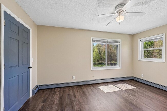 Photo - 17256 Kenyon St NE