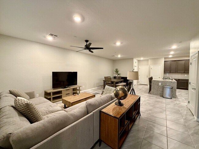 Photo - 3/BD 2.5/BA Luxury Furnished Townhome! Bri...