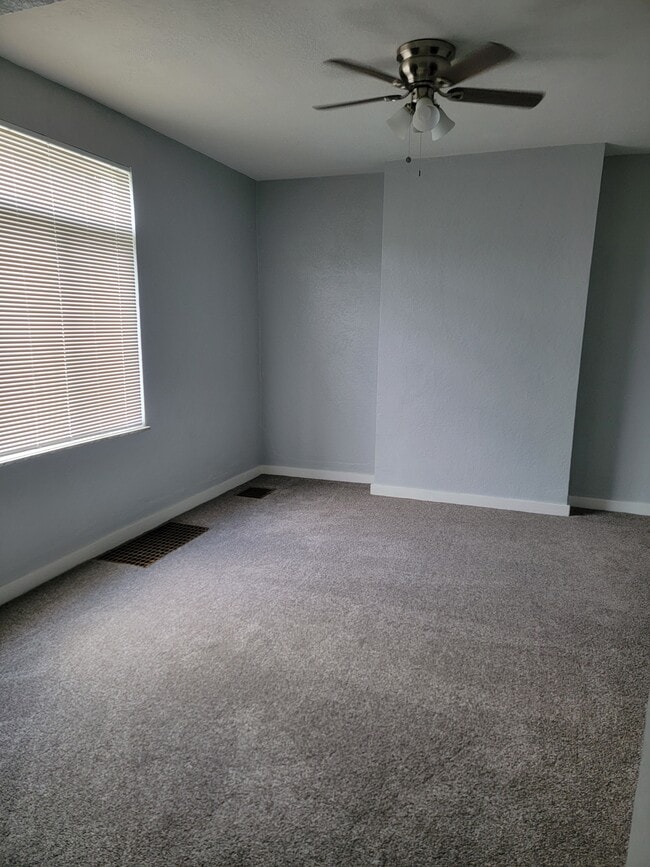 Comedor - 2258 Almont St