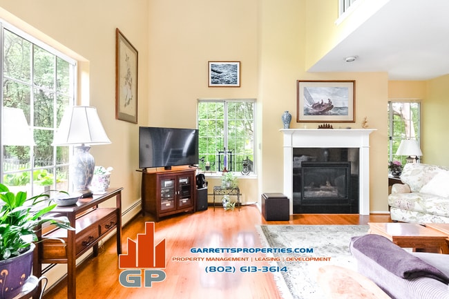 Photo - 11 Lake Forest Dr