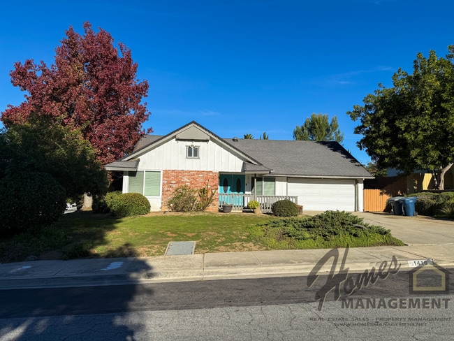 Homes Management - 3 bed, 2 bath home off Oak Hill - Homes Management - 3 bed, 2 bath home off Oak Hill