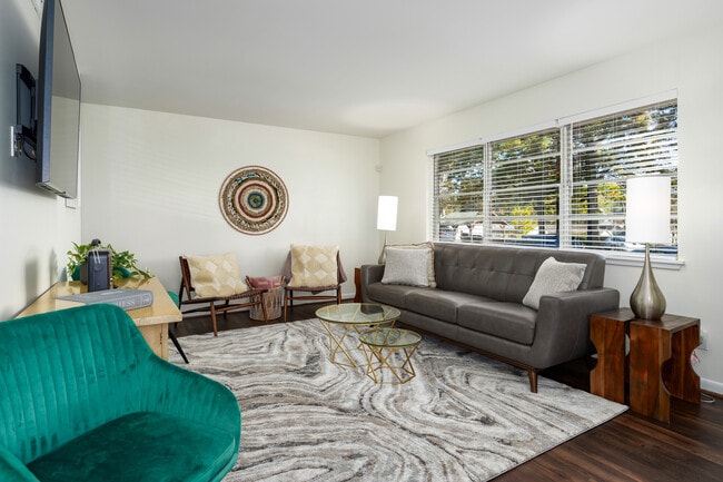 Photo - 3984 Christopher Dr