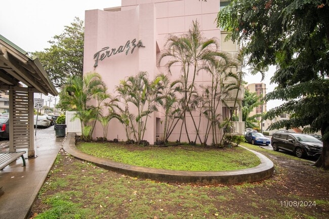 Photo - $2,100 / 1 Bed / 1 Bath / 410ft² – BOUTIQUE TERRAZZA