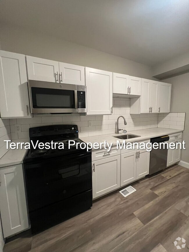 Building Photo - 713 N 3rd St Unit Downstairs Rental