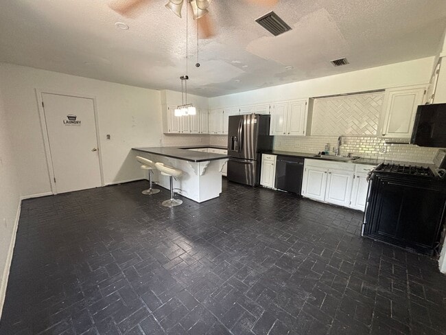 Photo - Spacious Home in Southern Hills