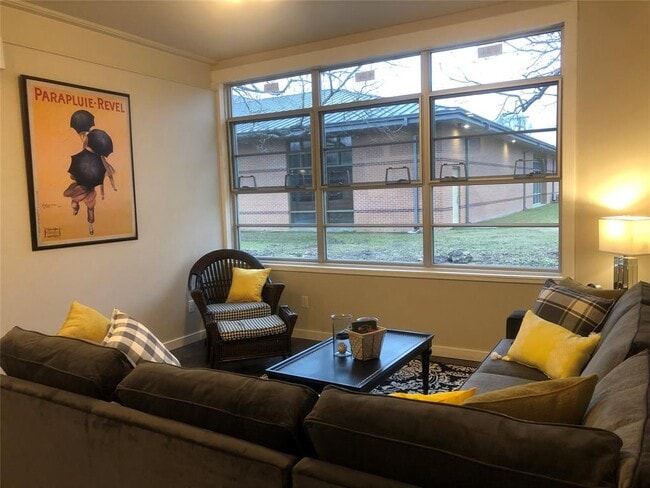 Photo - 809 Vance St