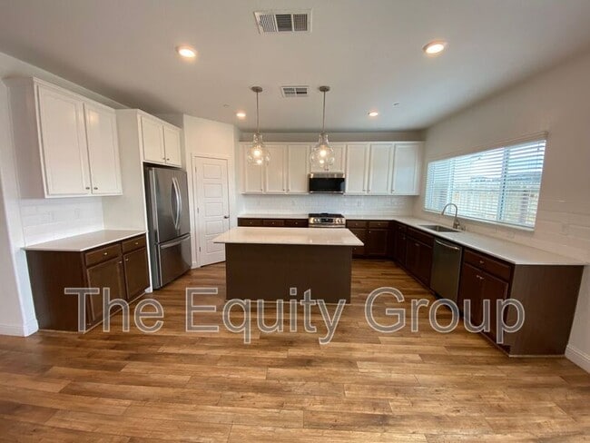 Photo - 225 W Tyler Ave