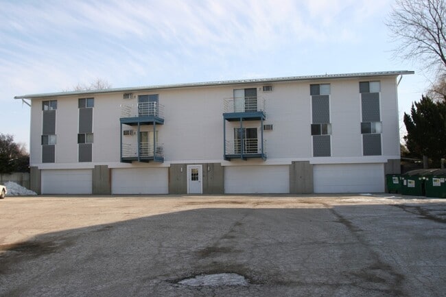 Photo - Knaup Apartments (Senior 55+)