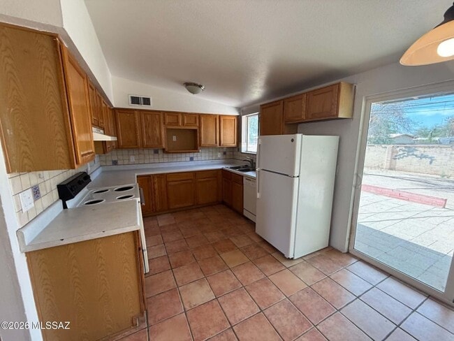 1848 W Lester St
