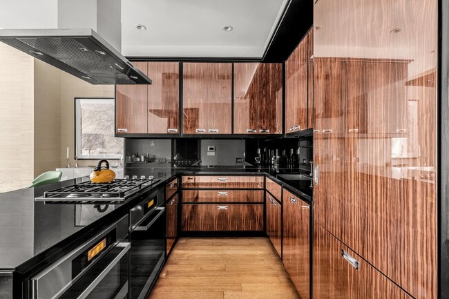 Photo - 157 W 57th St