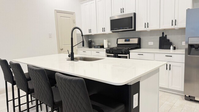 6137 Blythe Dr