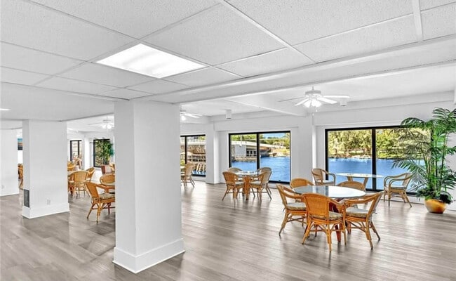 Photo - 1401 N Riverside Dr Unidad 1205