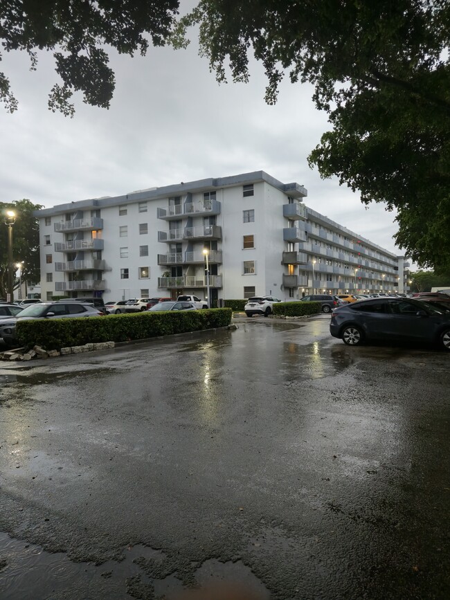 Photo - 1801 S Treasure Dr Unit 1801 S Treasure Dr