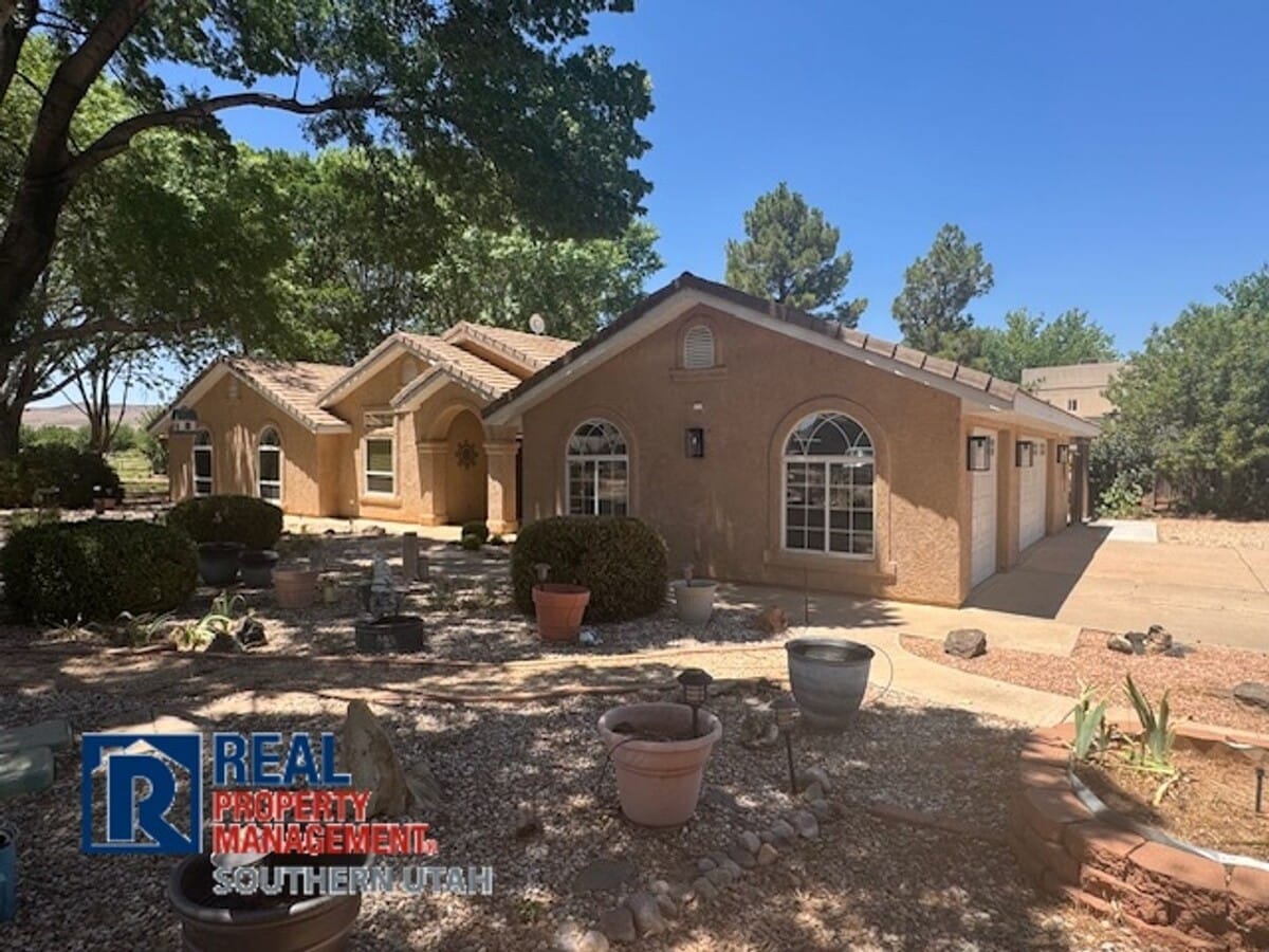 Hurricane Home on Large Lot - Hurricane Home on Large Lot