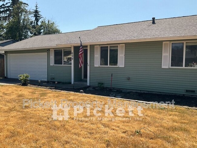 Building Photo - 609 NE Roswell Dr Rental