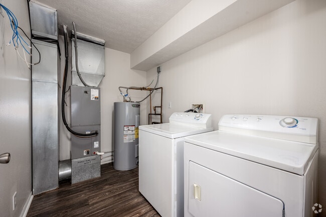 4BR, 2BA - 1,567SF - Laundry - Anthrop Pointe