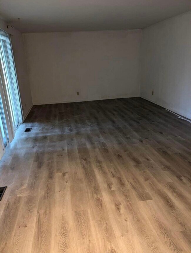 Photo - 6150 Birch Row Dr Unit 2