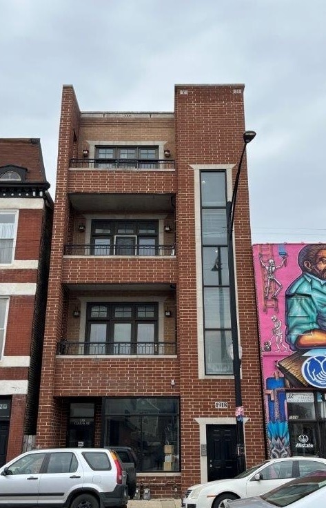 Building Photo - 1918 W Cermak Rd Unit 3