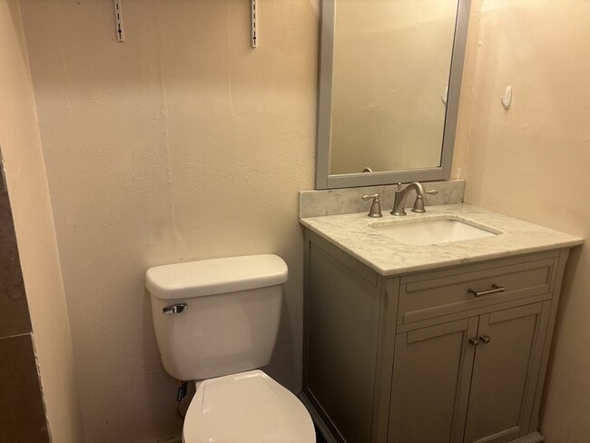 Photo - 145 E Main St