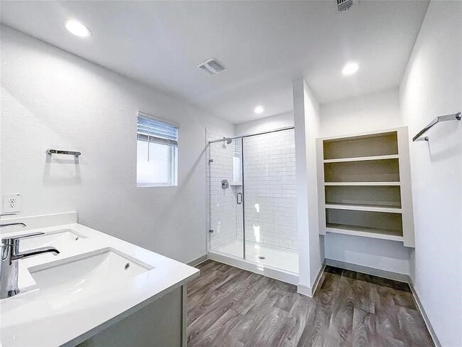 Photo - 7822 Golden Rubia Ln