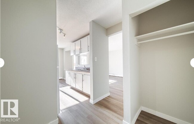 Photo - 3312-3105 105 Ave NW