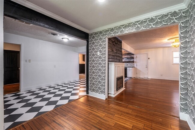 Photo - 1219 Park Ln