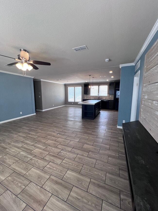 Photo - 1124 Schneider Rd