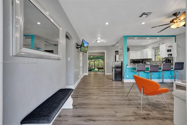 Photo - 529 NW 8th St