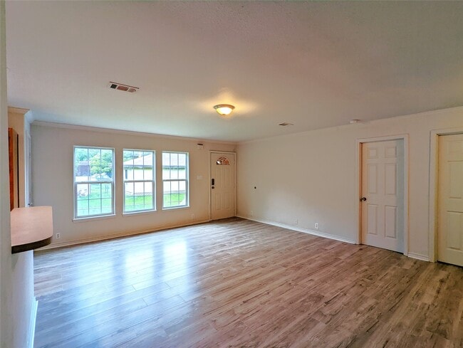 Photo - 829 Marjorie St