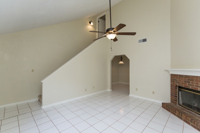 Photo - 106 S Whetherbine Way