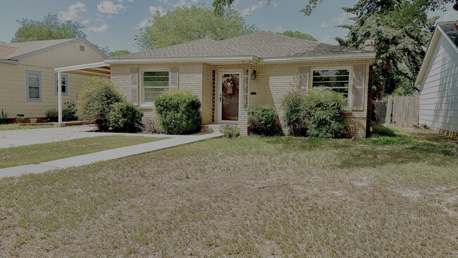 Building Photo - 2606 26th St