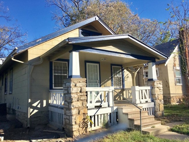 Building Photo - 4022 E 68th Terrace