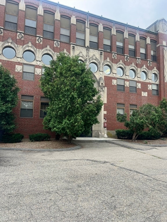 Building Photo - 145 Broad St Unit 18