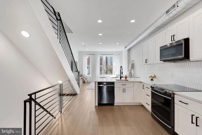 Photo - 709 N 19th St