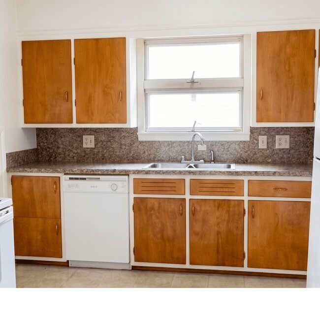 Photo - 35759 Glenwood Rd Unit 35759