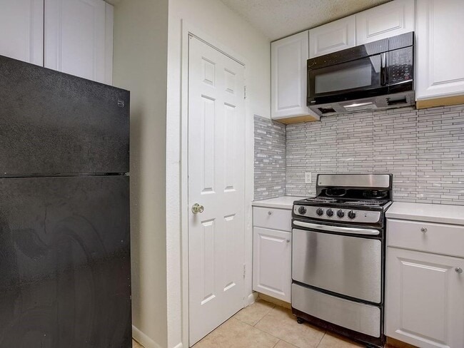 Photo - 711 W 21st St Unidad 206