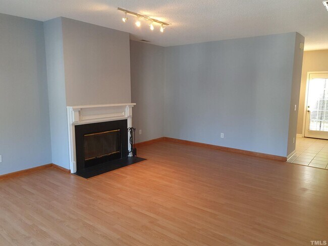 Photo - 304 Silverberry Court - Bev Roberts Rental...